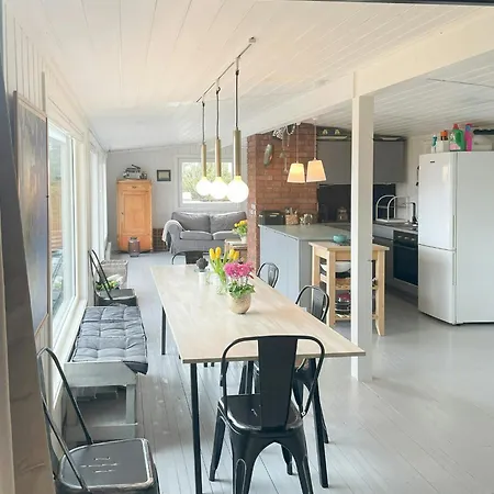 Prázdninový dům With A Modern Touch On *